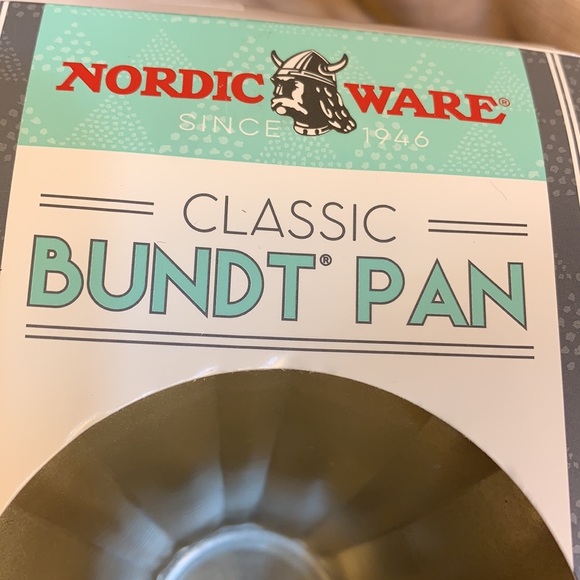 NWT NordicWare Classic Bundt Cake form made in USA - Picture 6 of 7